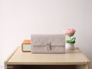 （分類：）位於 。 由 bellezza. 提交（商品編號 1459584395，圖片 1）。簡介： 。