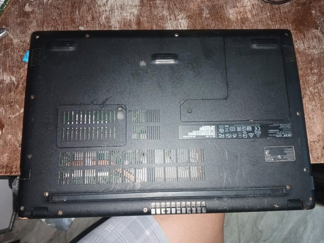 Acer Aspire A315-51 (Category: Laptops & Notebooks) located in Caloocan City. Submitted by godspoken (Listing ID 1459660718, Image 3). Description: FOR SALE 2ND HAND LAPTOP GOOD FOR OFFICE WORK OR CLASS PROJECTS NO ISSUE GAGAMITIN MO NALANG Full Specs i3-6006u 4gb ram ddr4 32gb ssd nvme 500gb hdd Intel HD Graphics 15.6inch dead battery Windows 10 pro 64bit plug n play sa charger Price:4,000 fix price Unit with charger only Location:Camarin Calooc