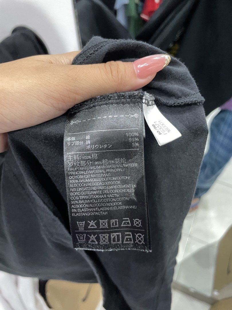 adidas (Category: Coats, Jackets and Outerwear) located in Manila. Submitted by kyleee_ld (Listing ID 1459599033, Image 3). Description: .