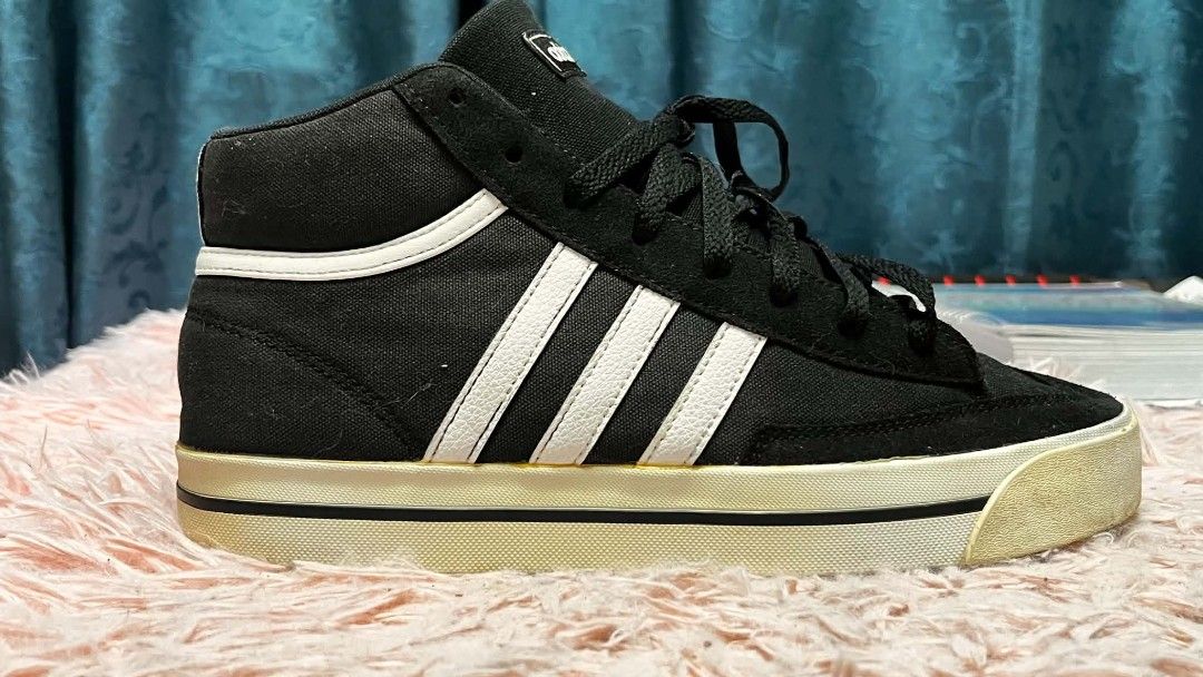 Adidas ARO retro (Category: Casual Shoes) located in Cainta. Submitted by wichaelthriftstall (Listing ID 1459641041, Image 1). Description: Adidas ARO Retro Authentic Quality Size 7 MEN 8 WOMENS - 40 EURO No Issue & Good Condition location: Cainta Rizal Sto.Domingo Strictly Payment First for shoes before shipping Mode of Shipping: JNT LALAMOVE JOYRIDE GRAB ANGKAS LBC FLASH or personal Shipping driver niyo. Mode of Payment: Card that can transfer 