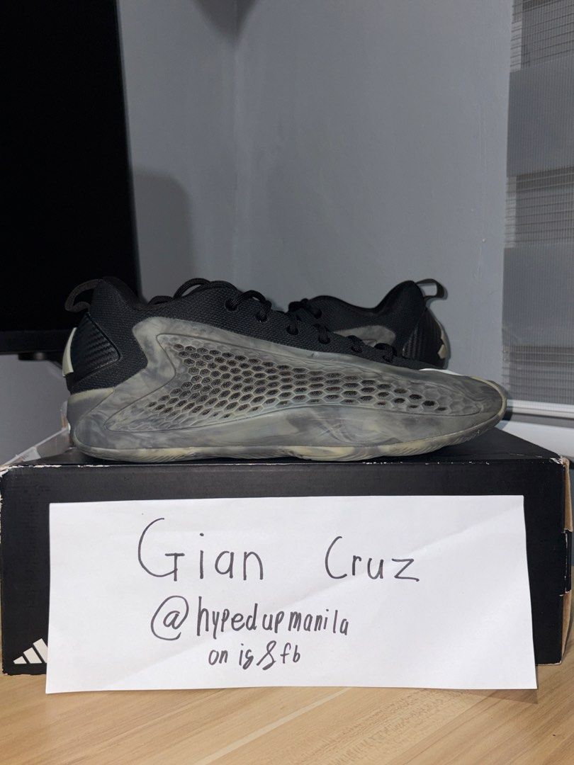 AE1 Mx Grey (Category: Sneakers) located in Caloocan City. Submitted by hypedup.mnl (Listing ID 1459520712, Image 1). Description: AE1 Mx Grey Used 3-4x Size 8.5 ₱2,350 only.