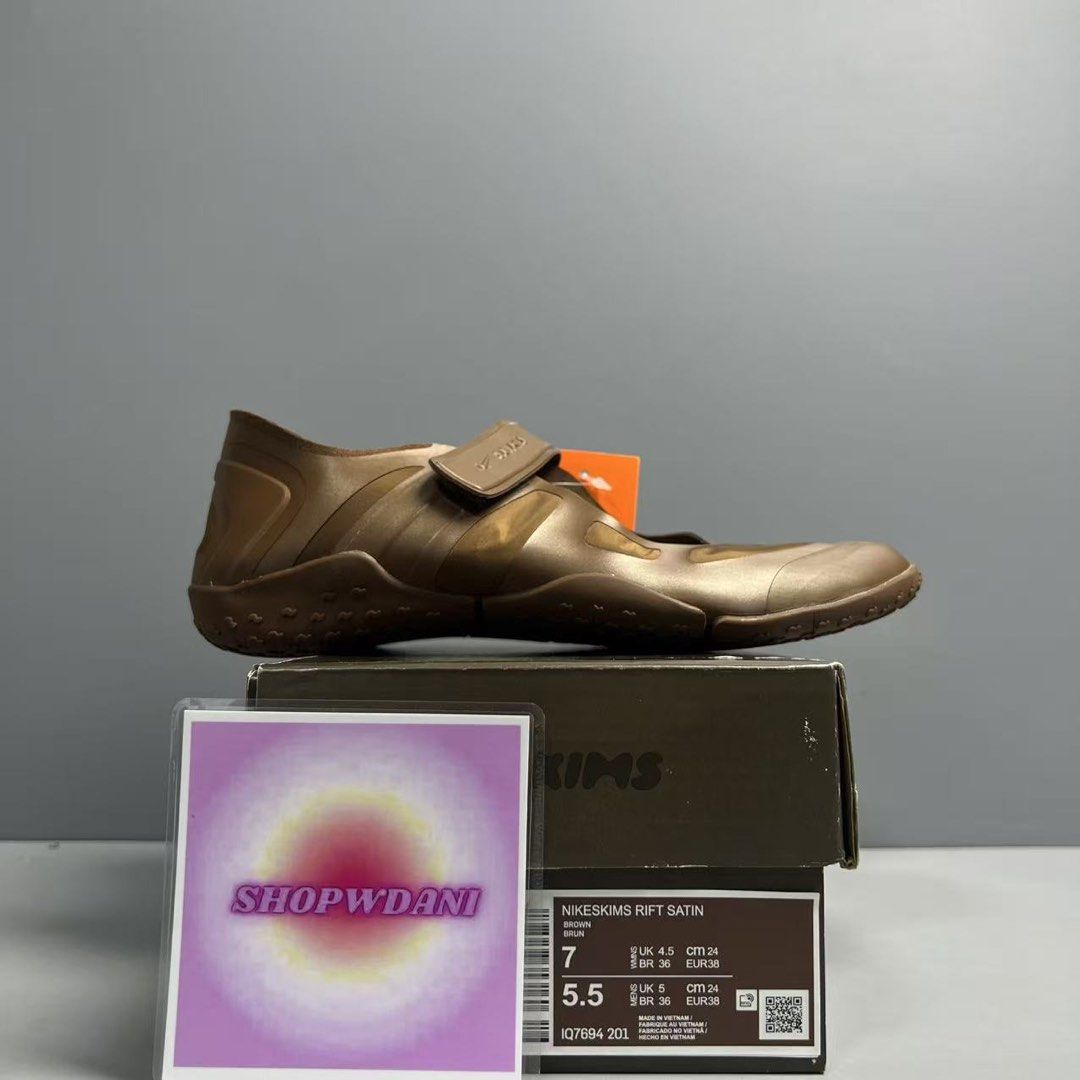 air rift x skwims (Category: Flats & Sandals) located in Manila. Submitted by shopwdani (Listing ID 1459576451, Image 1). Description: .