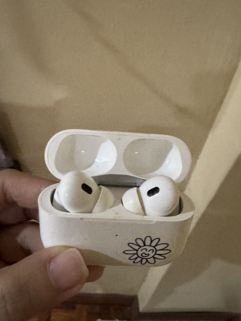 AirPods Pro (Category: Earphones) located in Quezon City. Submitted by car.caldb (Listing ID 1459654553, Image 3). Description: Free Clear Case and Pink case With box but no charger (Lightning) Not original Connects to apple devices .