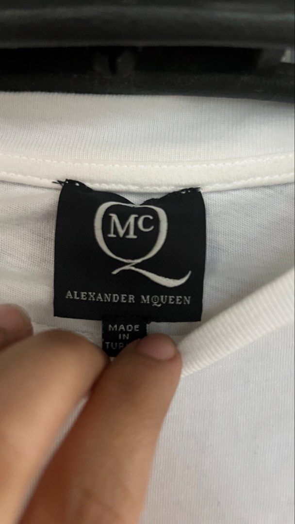 ALEXANDER MCQUEEN T-SHIRT (Category: Tshirts & Polo Shirts ) located in Baguio. Submitted by vercale (Listing ID 1459572902, Image 2). Description: ALEXANDER MCQUEEN T-SHIRT Like New Size XS on tag Actual Dimensions 18 width x 26” height Needs washing lang po na stock sa box From Personal Box .