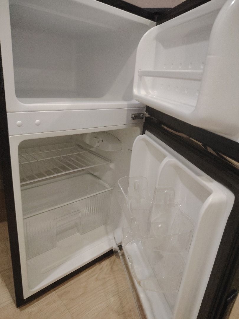 American Home Bar Refrigerator (Category: Refrigerators and Freezers) located in Caloocan City. Submitted by monic0000 (Listing ID 1459537925, Image 2). Description: .
