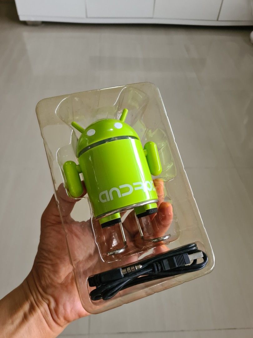 Android radio (Category: Vintage Collectibles) located in Singapore. Submitted by neos7 (Listing ID 1459622607, Image 2). Description: .
