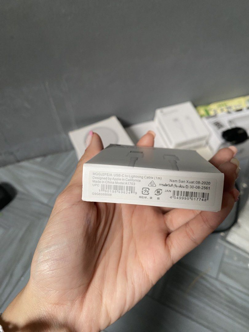 APPLE CABLE (Category: Chargers & Cables) located in Manila. Submitted by pc.thrift (Listing ID 1459529718, Image 3). Description: Apple USB-C to Lightning Cable (1m) Check details.