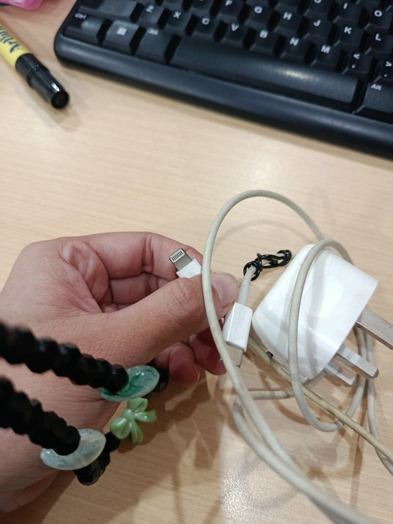 Apple lightning to USB Cable (Category: Chargers) located in Manila. Submitted by ajinxx1122 (Listing ID 1459504638, Image 1). Description: Apple lightning to USB Cable Iphone charger from UAE.