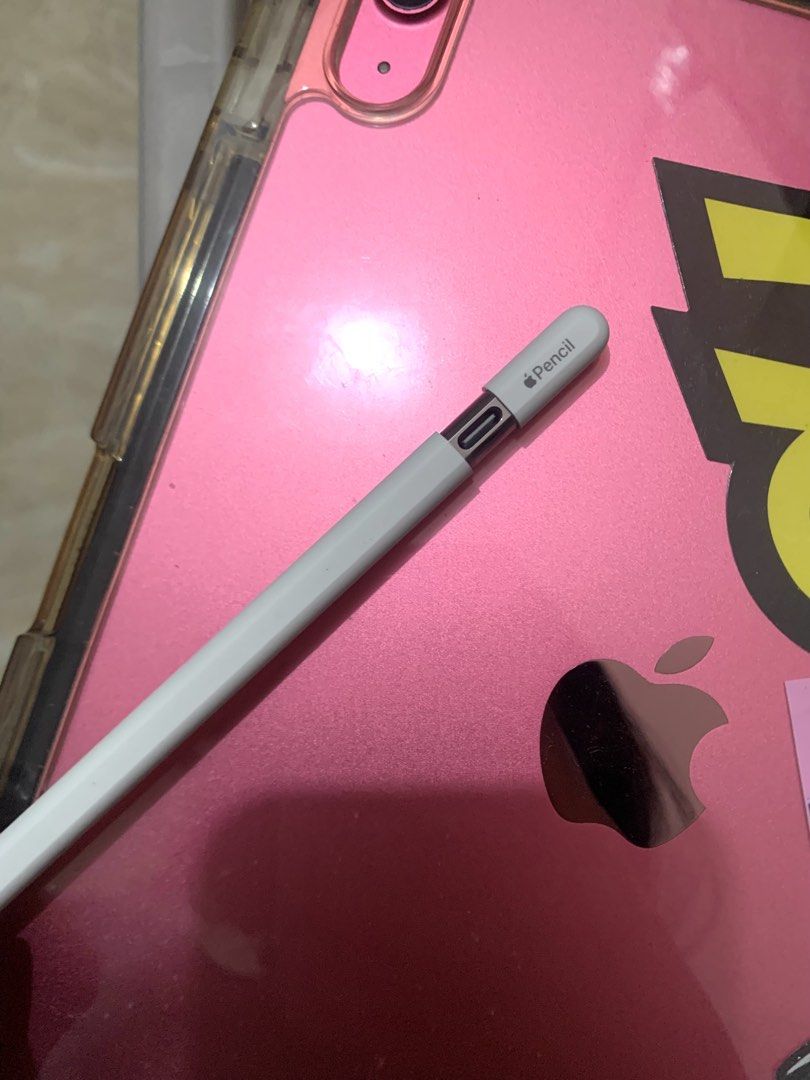 Apple Pencil USB - C (Category: iPad) located in Manila. Submitted by meyang_ (Listing ID 1459564866, Image 3). Description: USED 2x i swear 😭 bought it with my ipad with receipt no box i throw it away 😂 RFS: i don’t need na .