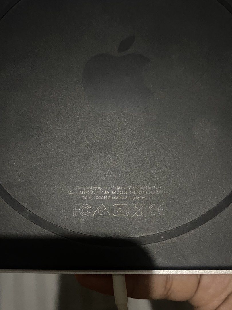 Apple SuperDrive DVD (Category: Other Accessories) located in Binangonan. Submitted by r0nb1nt5cat5co (Listing ID 1459671544, Image 3). Description: Compatible with Windows and MacOS. Minor dings along the edge of the unibody of dvd. Will provide a driver for Windows Compatibility since Windows not ready for plug and play..