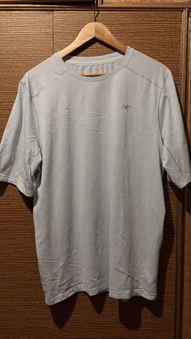 Arc'teryx Men's T-shirt M Light Blue (Category: Tshirts & Polo Shirts ) located in Batangas. Submitted by cjayf (Listing ID 1459628741, Image 2). Description: - Brand: Arc'teryx - Type: Men's T-shirt - Size: Medium (M) - Color: Light Blue - Material: 100% Polyester - Origin: Made in Sri Lanka - Feature: Fair Trade Certified factory - Technology: Silver nitrate for odor control - Best Use: Active wear, sports, training.