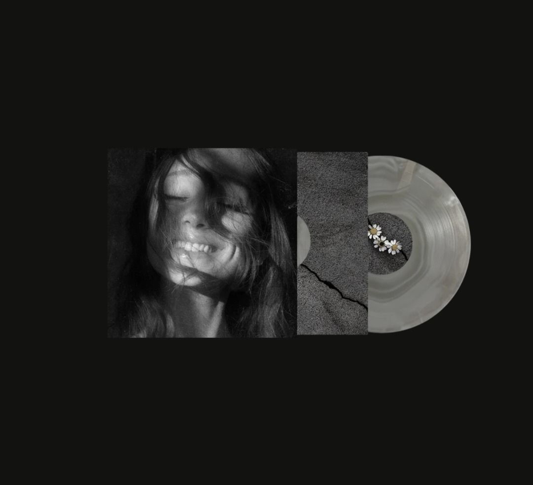 Ariana Grande - petal (store exclusive, cloudy gray girl vinyl) （分類：音樂與媒體 - 黑膠碟）位於 Hong Kong。 由 whitestripes_ 提交（商品編號 1459615222，圖片 1）。簡介： store exclusive cloudy gray girl vinyl, gatefold jacket. printed die-cut inner sleeve, 16-page 12x12” booklet featuring lyrics and photos. 1. kiss me 2. hate that i made you love me 3. petal 4. stay 5. oh well 6. big feelings 7. freak 8. warning signs (interlude) 9. like i do 10. never get over me 11. bad thin