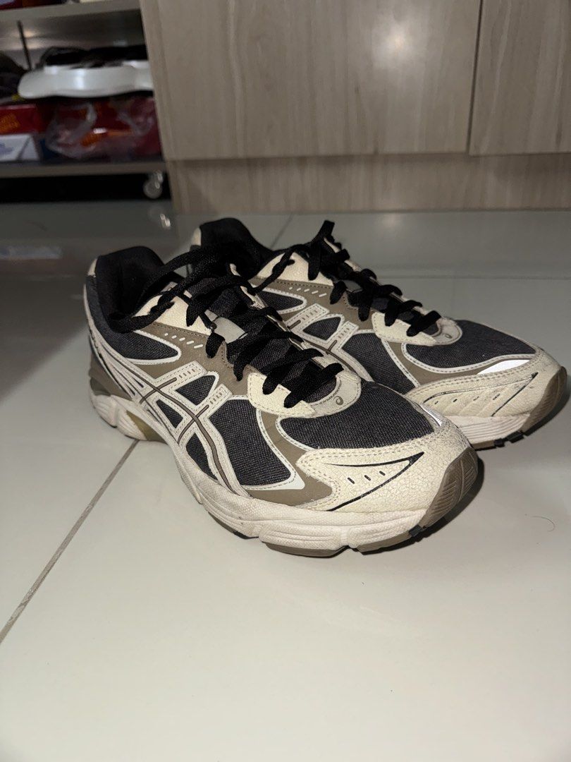 Asics GT-2160 Imperfection (Category: Casual Shoes) located in Manila. Submitted by knsly_ (Listing ID 1459581739, Image 1). Description: .