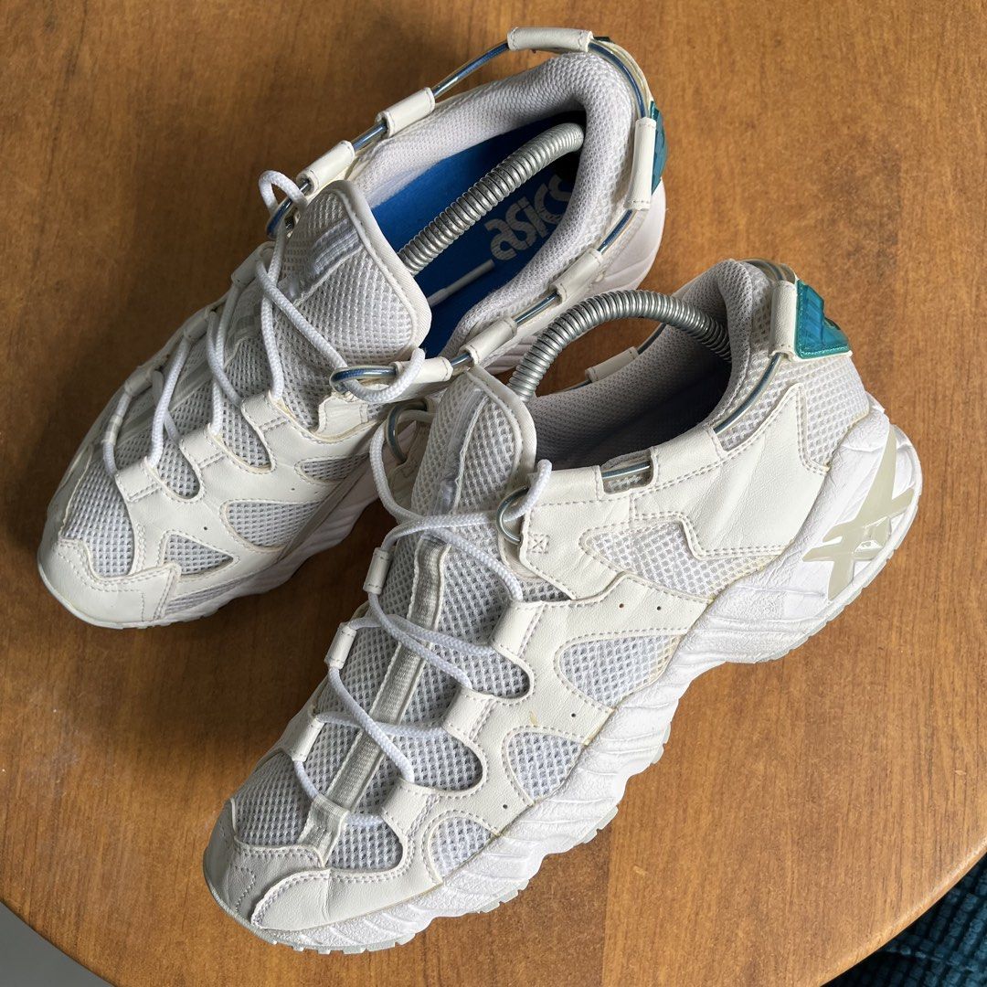 Asics white (Category: Sneakers) located in Polomolok. Submitted by thriftyl (Listing ID 1459574598, Image 1). Description: .