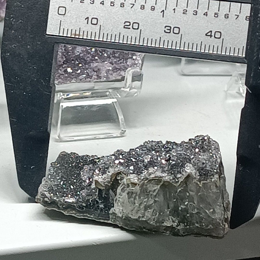 Assorted Amethyst Irregular Shape (Category: Other Home Decor) located in Kuala Lumpur. Submitted by alise_crystal (Listing ID 1459619175, Image 3). Description: 5 pcs with arcylic base.