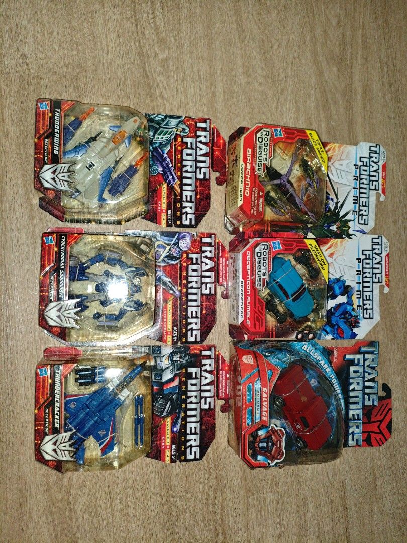 Assorted transformers (Category: Toy Figures) located in Singapore. Submitted by beanssssssssssssss (Listing ID 1459613316, Image 1). Description: 30 each All for 160.