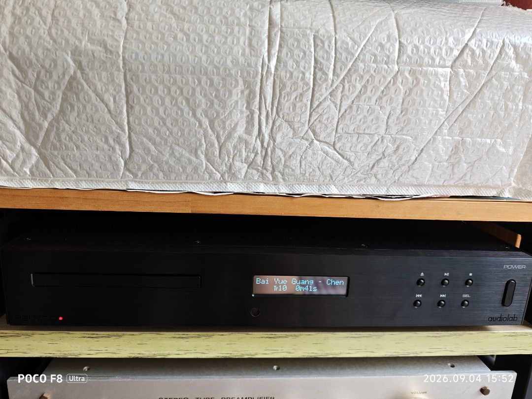 Audiolab 8200CD CD機 （分類：音樂播放裝置 MP3及CD Player）位於 Hong Kong。 由 ycwycw2000 提交（商品編號 1459573313，圖片 1）。簡介： 呢部係Audiolab 8200CD CD機，黑色機身。前面板有顯示屏同埋操作按鈕，可以播CD。機身乾淨企理，運作正常。有興趣嘅朋友可以睇下相，有意請聯絡。可以試功能，不試音色。能讀大部分的CD 和cdr碟，太花的碟讀不了。可作DAC 解碼用。旺角區或旺角、油麻地MTR交收。。