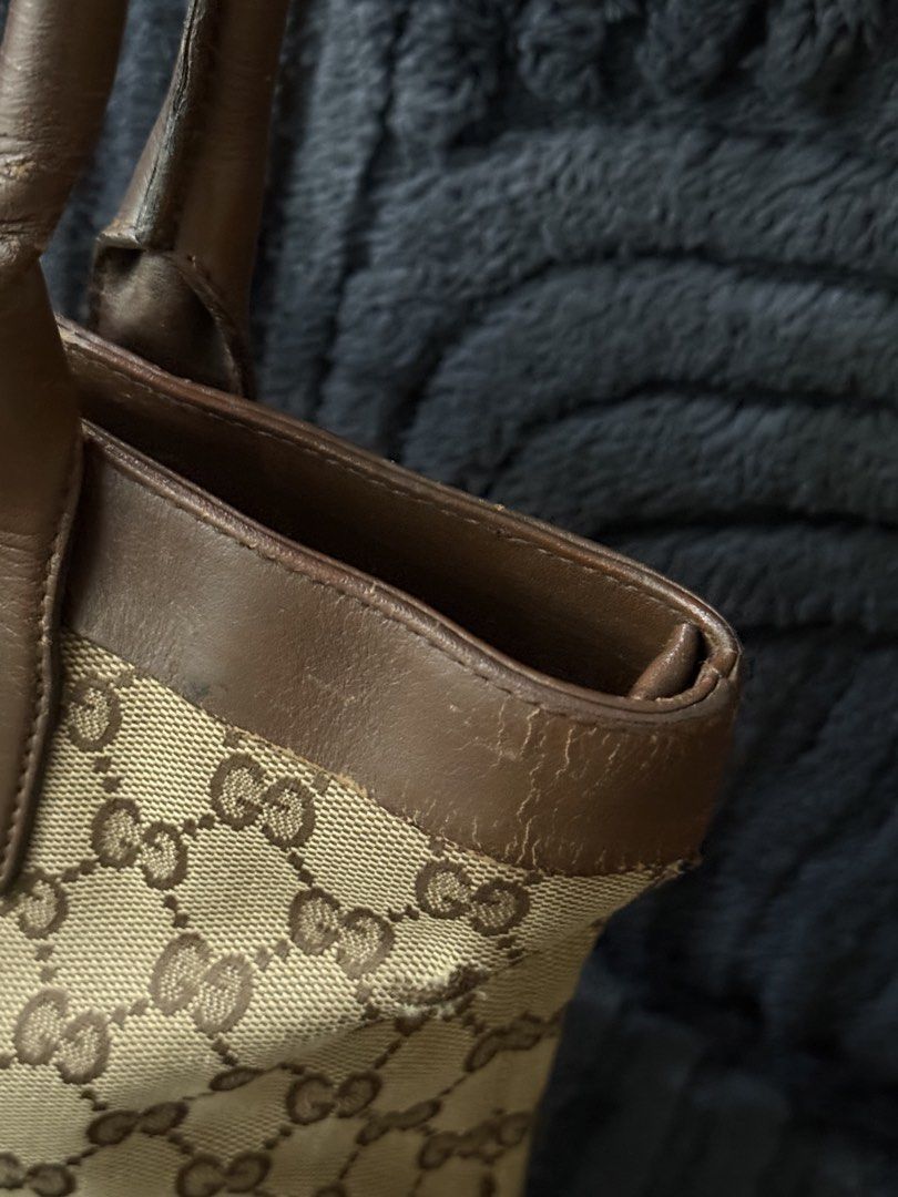Authentic Gucci (Category: Tote Bags) located in Manila. Submitted by reg08 (Listing ID 1459618912, Image 2). Description: .