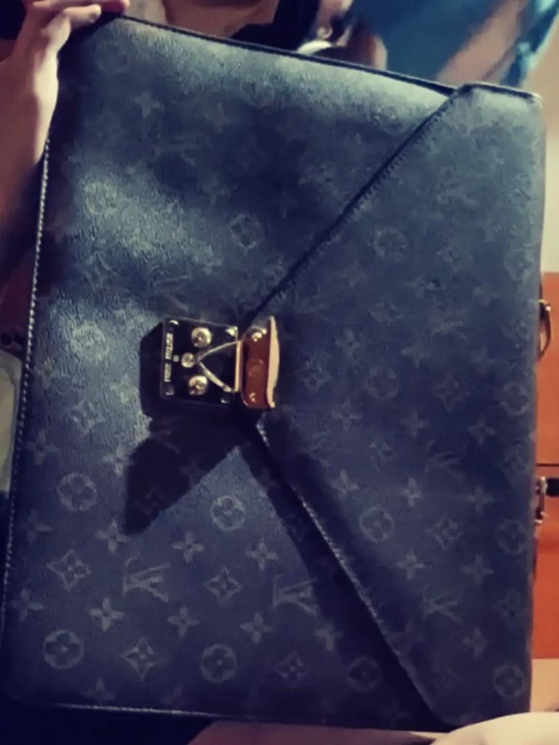 AUTHENTIC LV BAG (Category: Luxury Bags & Wallets) located in Caloocan City. Submitted by dahrdinawanao (Listing ID 1459672670, Image 1). Description: I bought this bag out of the need to just randomly spend money earlier in my university year 😭 and now I just look at it in regret as I never use it. I'm in dire need of extra cash, and it's been awhile I believe I bought this from around 60-70k. I just saw it online and just bought it as if it wa