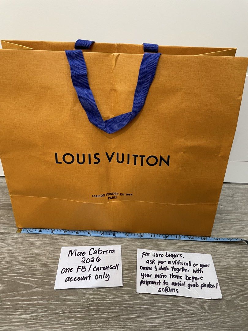 AUTHENTIC LV PAPER BAG (Category: Tote Bags) located in Paranaque City. Submitted by maemae30 (Listing ID 1459643007, Image 3). Description: Authentic LV PAPER BAG 1pc only PRICE: 400 📍Location: Paranaque 🚚Ship: via jnt / lalamove or for pick up 💵Mode of payment: bpi/ gcash Pm for inquiries..