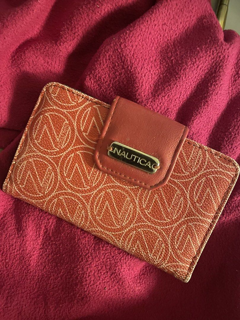 Authentic Nautica Bifold Wallet with RFID Protection (Category: Wallets & Card holders) located in Caloocan City. Submitted by luckyg4l (Listing ID 1459662443, Image 1). Description: negotiable.