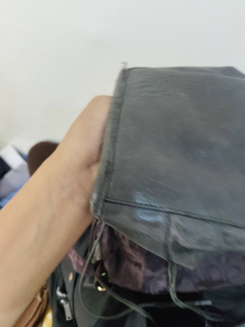 BALENCIAGA (Category: Luxury Bags & Wallets) located in Davao. Submitted by daneyvintage (Listing ID 1459526166, Image 3). Description: no name japan source.