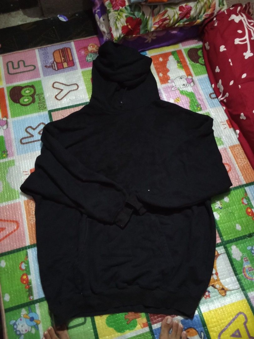 Balenciaga (Category: Hoodies) located in Manila. Submitted by tcbukay_zxc25 (Listing ID 1459626455, Image 3). Description: Balenciaga hoodie big man size XL fit size xxl.