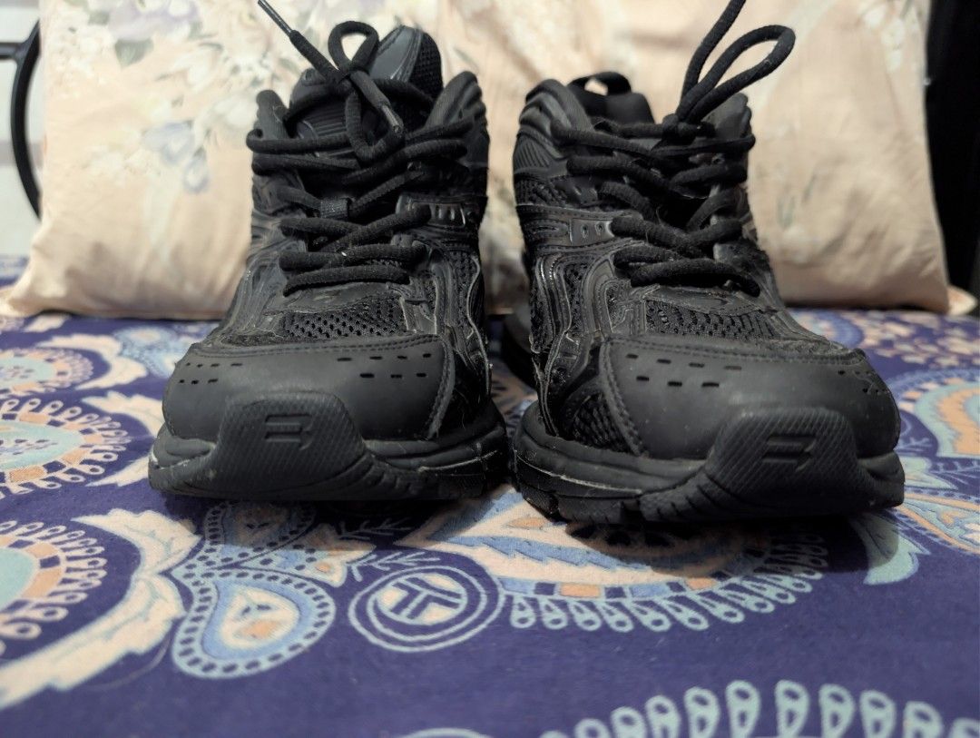 Balenciaga Xpander Black Sneakers Size 38 (Category: Sneakers) located in Imus. Submitted by kmoort (Listing ID 1459517986, Image 2). Description: - Balenciaga Xpander Sneakers - Color: Black - Size: 38 EUR - Features a unique sole design - Perfect for everyday wear very good condition shipping via j&t feel free to send your offer .