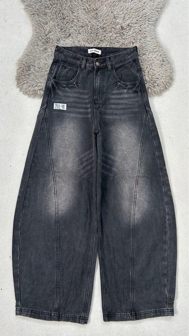 Barrel Pants (Category: Jeans) located in Calbayog City. Submitted by jenny.rose15 (Listing ID 1459680456, Image 1). Description: Like new Makapal tela hq 27-29 waist 41 length .