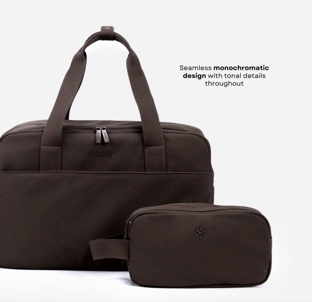 BASH Expedition Weekender Mono Terra Bag (Category: Luxury Bags & Wallets) located in Malabon City. Submitted by pambidgwenn (Listing ID 1459546977, Image 3). Description: Good as new!! Just used once, super ganda!! 😍😍 Selling this with dustbag and the pouch. RFS: Need funds for operation of my dog. - Dark brown weekender bag from BASH - Monochromatic design with tonal details - Spacious main compartment opens flat - Ideal for short trips or gy