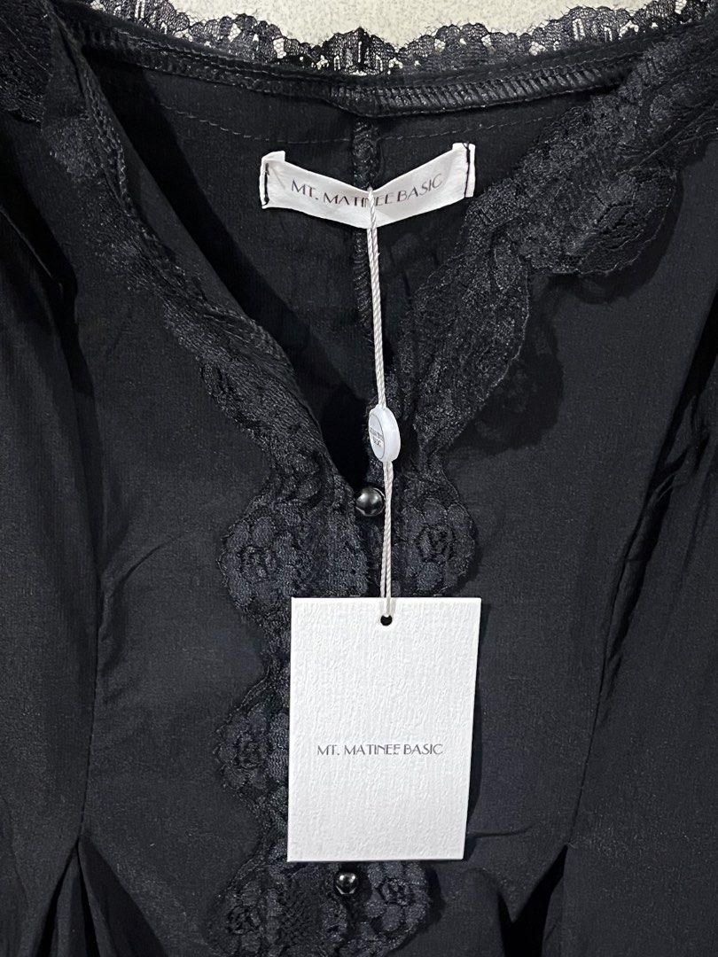 Basic Black Lace Trim Camisole Top (Category: Sleeveless) located in Valenzuela. Submitted by mrythings (Listing ID 1459504794, Image 3). Description: - Brand: MT. MATINEE BASIC (BKK Pasabuy) - Measurements: Bust 28"-36", Length 22" - RFS: not my size. (Best fit small-medium)😅 .
