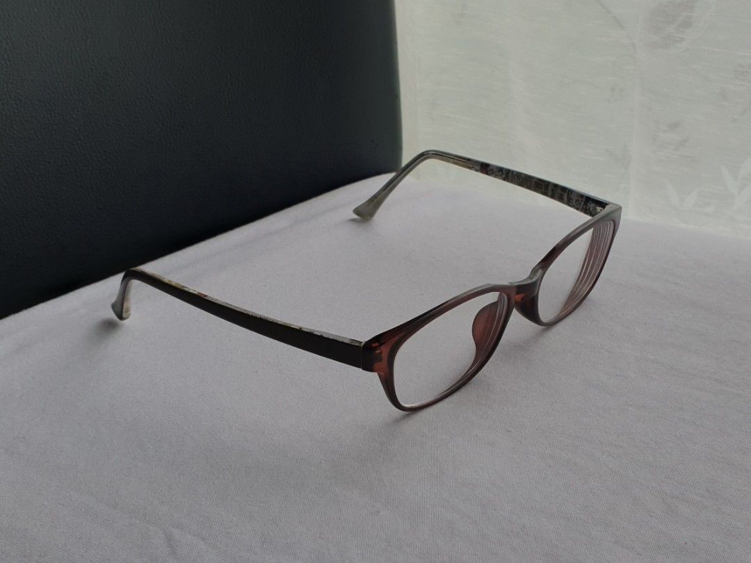 Betty Boop Eyeglass Frame (Category: Sunglasses & Eyewear) located in Quezon City. Submitted by WasalakTwo (Listing ID 1459622708, Image 2). Description: Bought in Japan Official merch Goodcondition Still presentable Lens are graded, but replaceable Open for delivery nationwide Front Width 13.5cm Front Height 3.5cm.