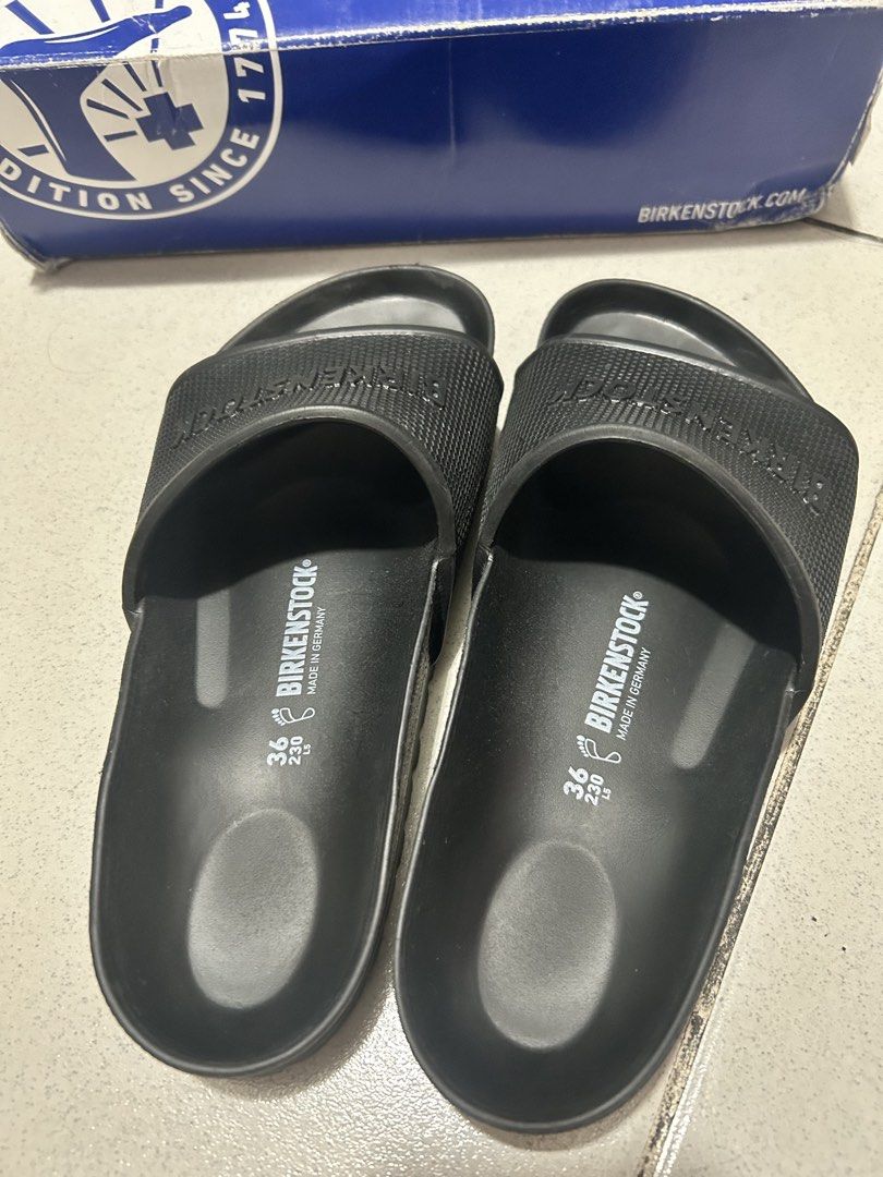 Birkenstock EVA Black Size 36 (Category: Flats & Sandals) located in Silang. Submitted by wearchiangmai__ (Listing ID 1459615773, Image 2). Description: - Birkenstock Arizona EVA Slides - Color: Black - Size: 36 (fits 230mm) - Made in Germany - Waterproof and comfortable - Ideal for everyday wear or travel - No longer the original box soafer mabago pa no heel drag.