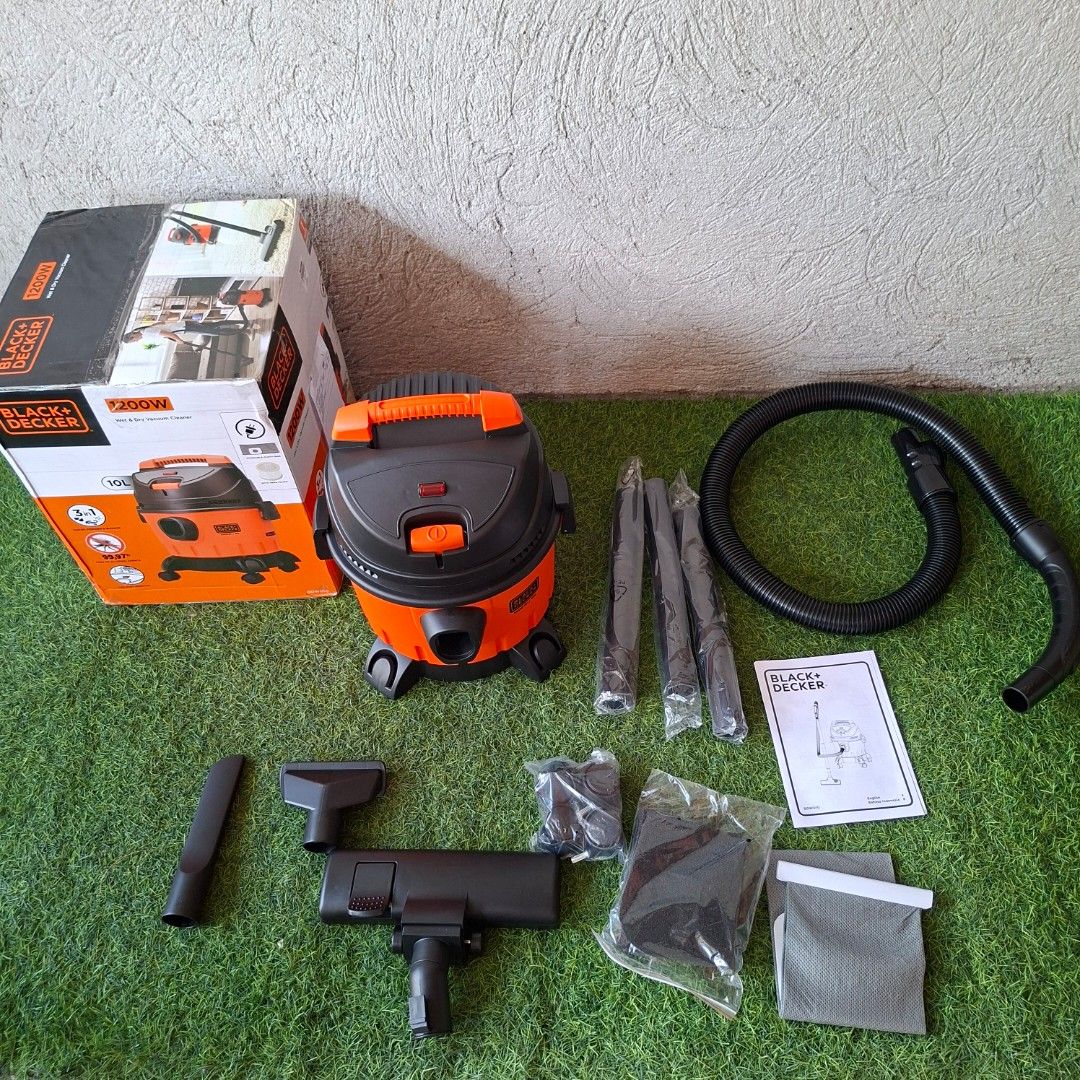 Black and decker vacuum cleaner 10L (Category: Cleaning Tools & Supplies) located in Manila. Submitted by bargain-master (Listing ID 1459553788, Image 1). Description: .