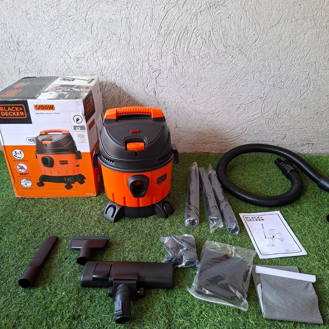 Black and decker vacuum cleaner 10L (Category: Cleaning Tools & Supplies) located in Manila. Submitted by bargain-master (Listing ID 1459553788, Image 3). Description: .