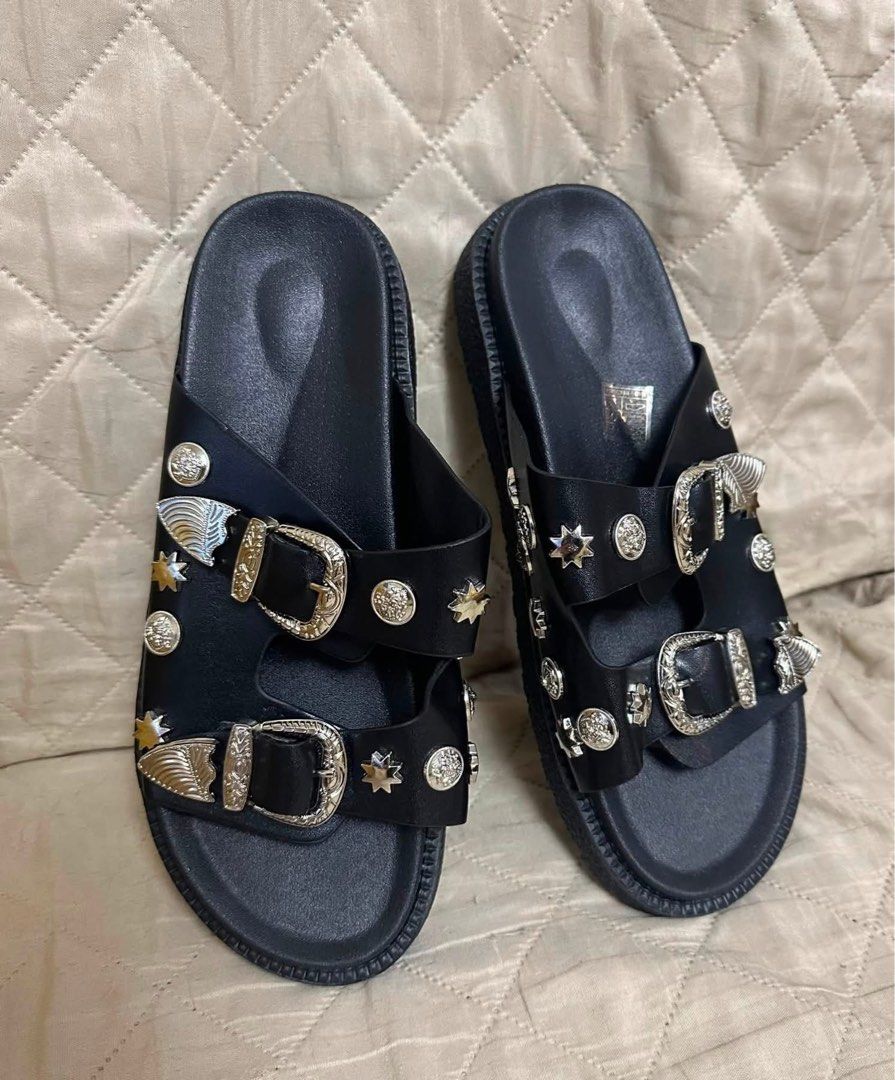 Black Buckle Studded Slide Sandals (Category: Flats & Sandals) located in Cauayan City . Submitted by seraphinecyn (Listing ID 1459638260, Image 1). Description: Size 42 on tag- best fit 25.5-26cm.