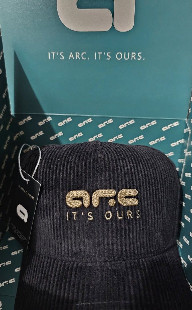 Black Corduroy 5 panel Arc cap (Category: Caps & Hats) located in Rodriguez. Submitted by nglrmbaoa (Listing ID 1459572324, Image 1). Description: • Complete inclusions (inopen lang to check) • BPI, Gcash, Maya, Maribank • JnT, Lalamove.
