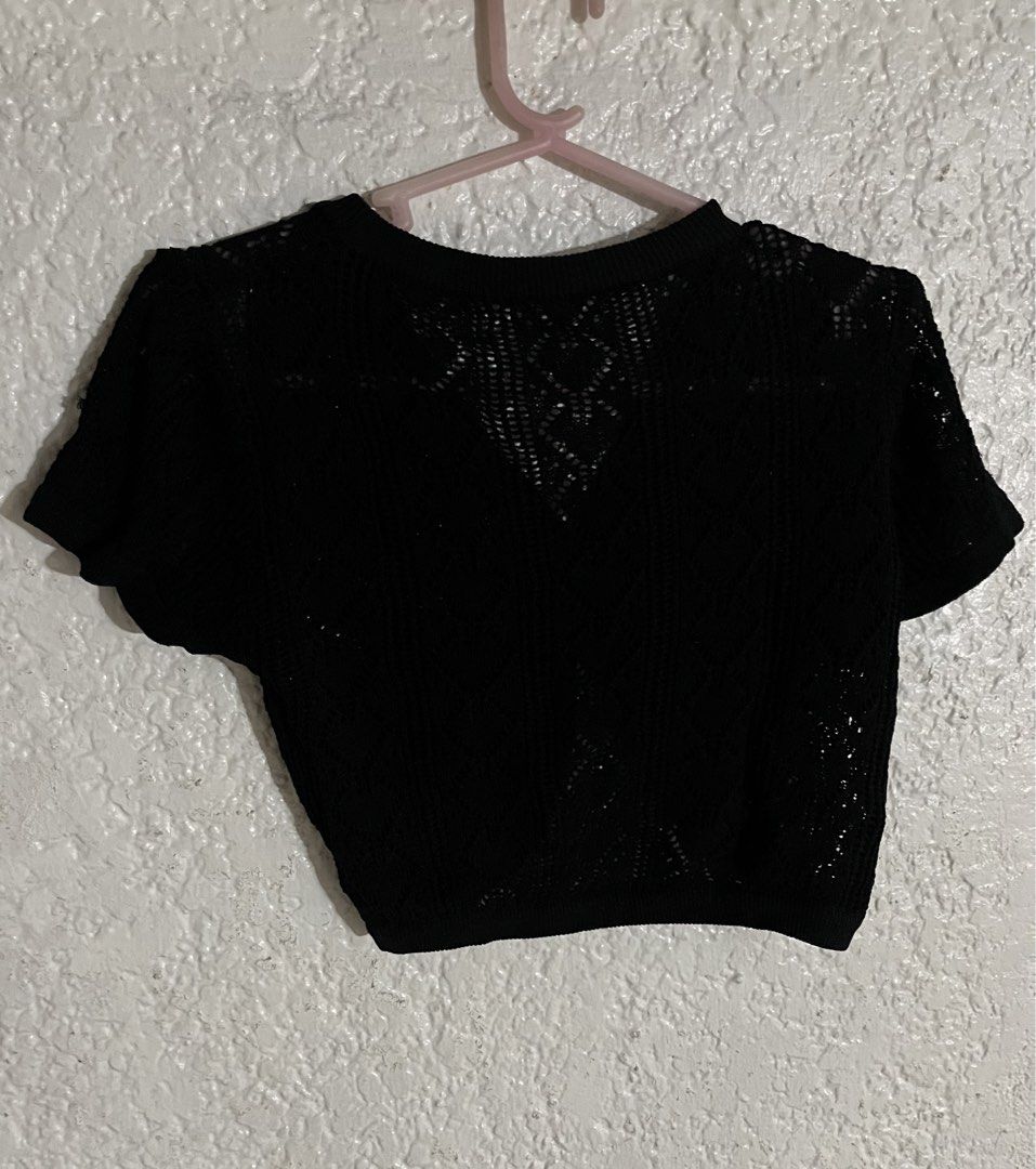 Black Crochet Bolero (Category: Blouses) located in Quezon City. Submitted by princesssparklee (Listing ID 1459600471, Image 2). Description: - fits xs-s - fits bust 32" max - with pearl button .