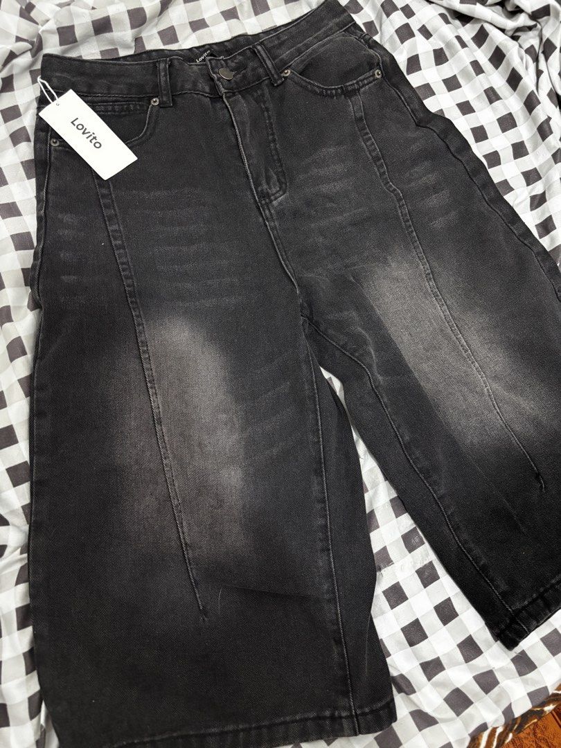 black jorts (Category: Shorts) located in Manila. Submitted by jojimiller_10 (Listing ID 1459648476, Image 1). Description: lovito black jorts (27-28) .