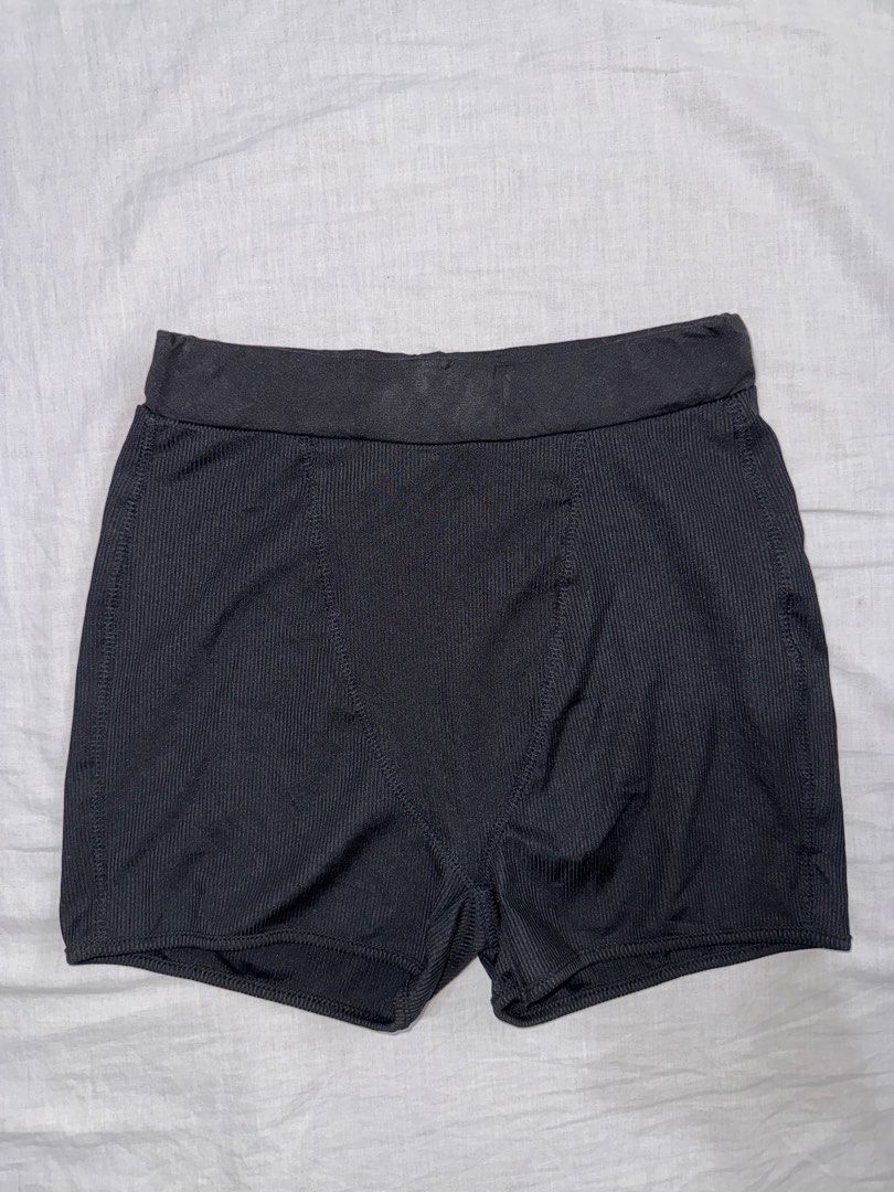Black Ribbed Boxer Briefs (Category: Underwear) located in Santa Ana. Submitted by fatikilla (Listing ID 1459566201, Image 1). Description: - Black boxer briefs - Ribbed texture for added comfort - Comfortable elastic waistband - Ideal for everyday wear.