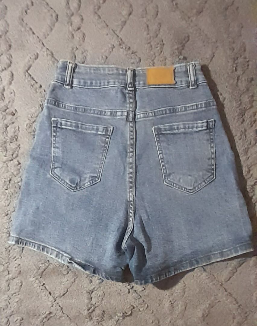 Blue Denim Skort (Category: Shorts) located in Cebu City. Submitted by nhicesignature (Listing ID 1459499507, Image 2). Description: Thick and Comfy and spandex. Large but can fit small-medium frame..