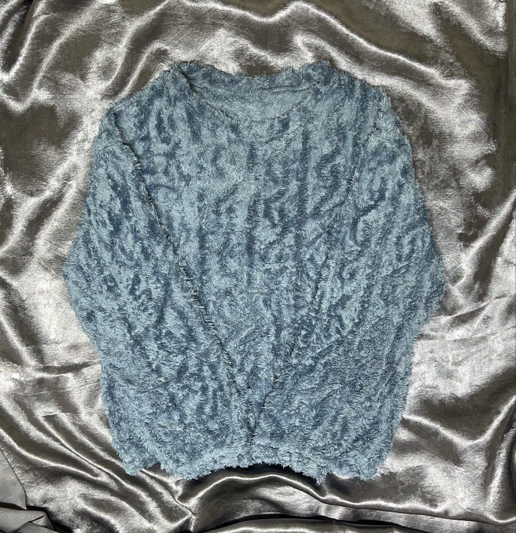 Blue Fuzzy Textured Long Sleeve Sweater (Category: Longsleeves) located in Cavite. Submitted by bellewii (Listing ID 1459508410, Image 1). Description: - Super soft and fuzzy material for ultimate comfort - Unique textured pattern all over - Lovely light blue color - Long sleeves for extra warmth - Ideal for cooler weather, keeping you cozy - Effortlessly stylish and easy to pair with outfits mode of payment: gcash or maribank loc: cavite.