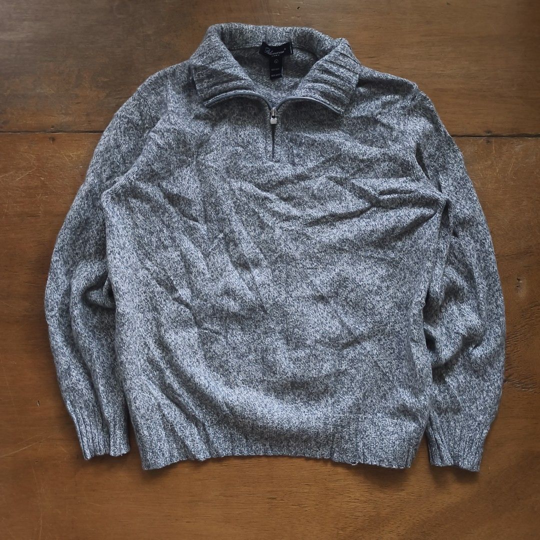 Blumarine Oumo wool quarter zip (Category: Luxury Apparel) located in Tayabas. Submitted by cat.b0i (Listing ID 1459599348, Image 1). Description: Size on tag: L Fitting: Men - L- Women - Semi XL ‎Length: 25.5 ‎Width: 21 ‎Shoulder: 17 ‎Arm Space: 9 ‎Sleeve Length: 23.5 ‎ ‎Color: shades of grey Color Rate: 9.2 ‎Material: 100% wool properties: ‎Issues: minor loose thread ‎Condition: excellent.