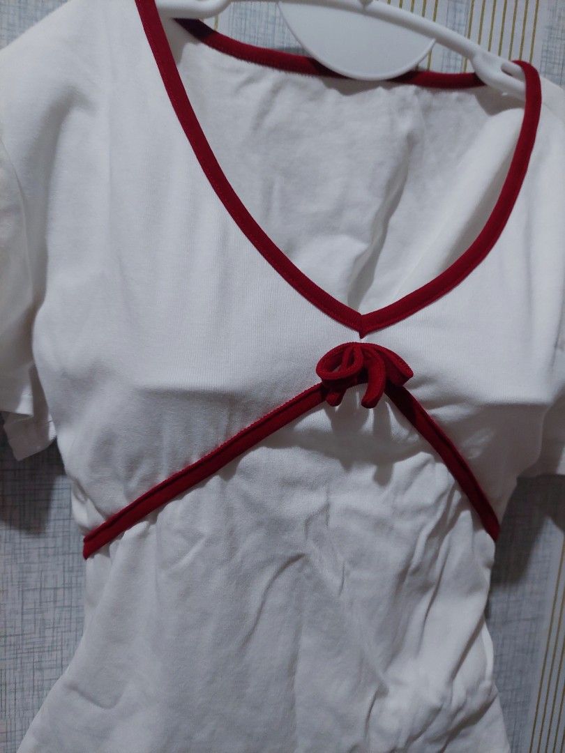 Bow Tie Fitted Short Sleeve (White) (Category: Blouses) located in Tarlac. Submitted by prelovedtarlac22 (Listing ID 1459637107, Image 3). Description: Bow Tie Fitted Short Sleeve White - Size Large on tag, but best fit is Medium - Stretchable RFS: Decluttering my closet ❤️ 📍Tarlac based - No COD (Payment First) to avoid being scammed - Shipping fee will be shouldered by the buyer - Once the payment has been received, we will ship the item immed