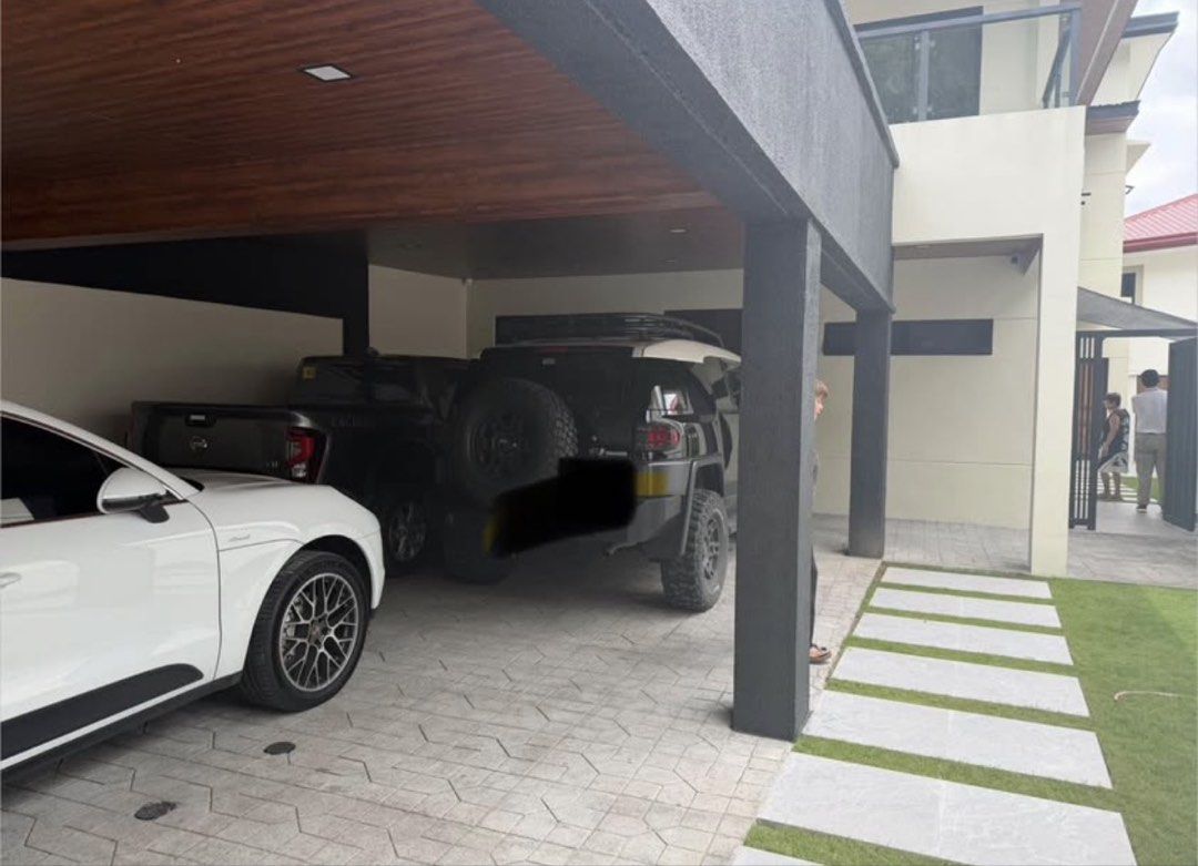 Brand New House and lot (Category: House & Lot) located in Paranaque City. Submitted by kma04 (Listing ID 1459525828, Image 2). Description: Brand New Spacious House for Sale in BF Resort Experience modern living in this brand new home located in the quiet, secure and flood-free community of BF Resort. Designed with spacious interiors and premium amenities, this property is perfect for families seeking comfort and convenience. Property Features G