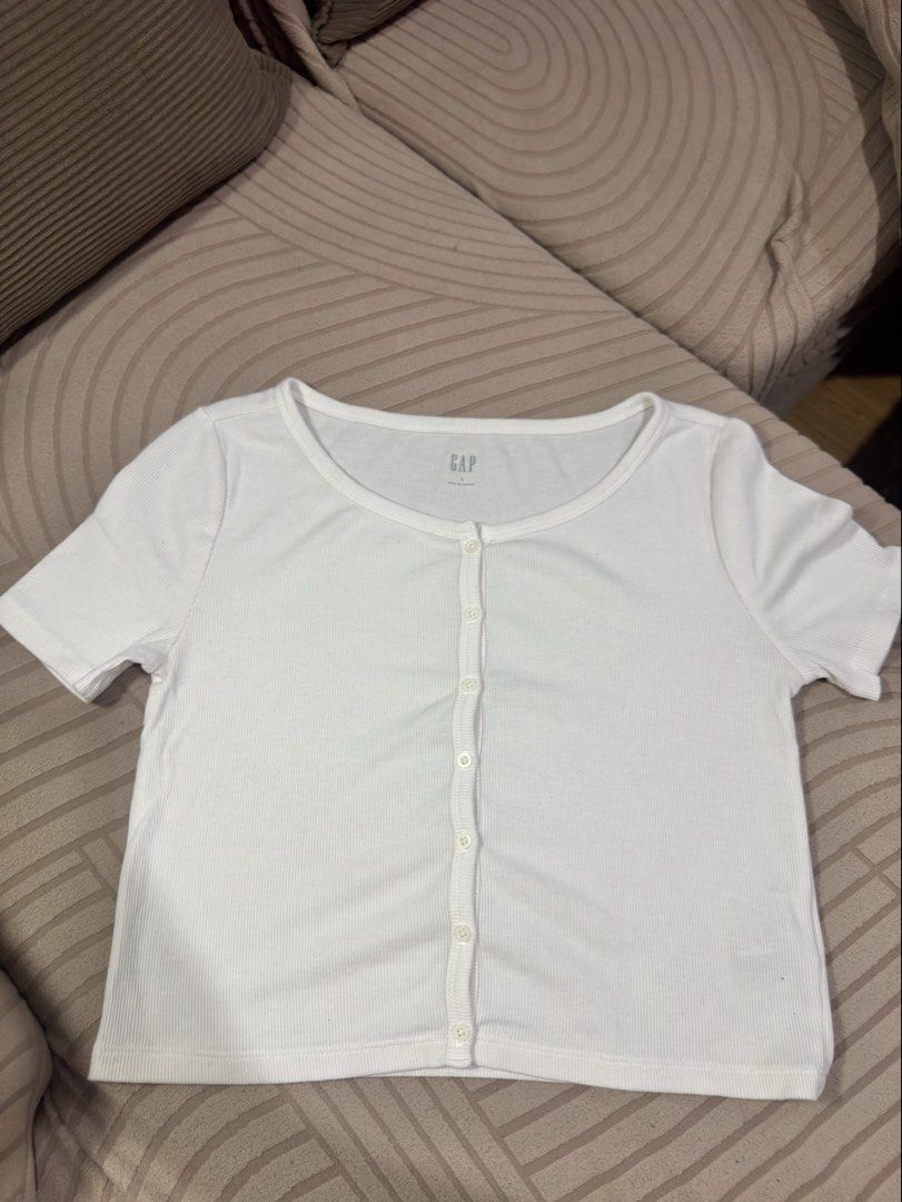 Brandy Melville + GAP Short-Sleeve Button-Downs (Category: Blouses) located in Manila. Submitted by shentrendsph (Listing ID 1459607890, Image 3). Description: ✨ GET BOTH FOR ONLY ₱550! ✨ • Brandy Melville short-sleeve button-down • GAP short-sleeve button-down • Fits Small to Medium • Both are easy-to-style wardrobe staples! 💰 ₱550 for the 2 pieces Perfect for casual, or everyday looks. Grab both for a steal! 🛍️.