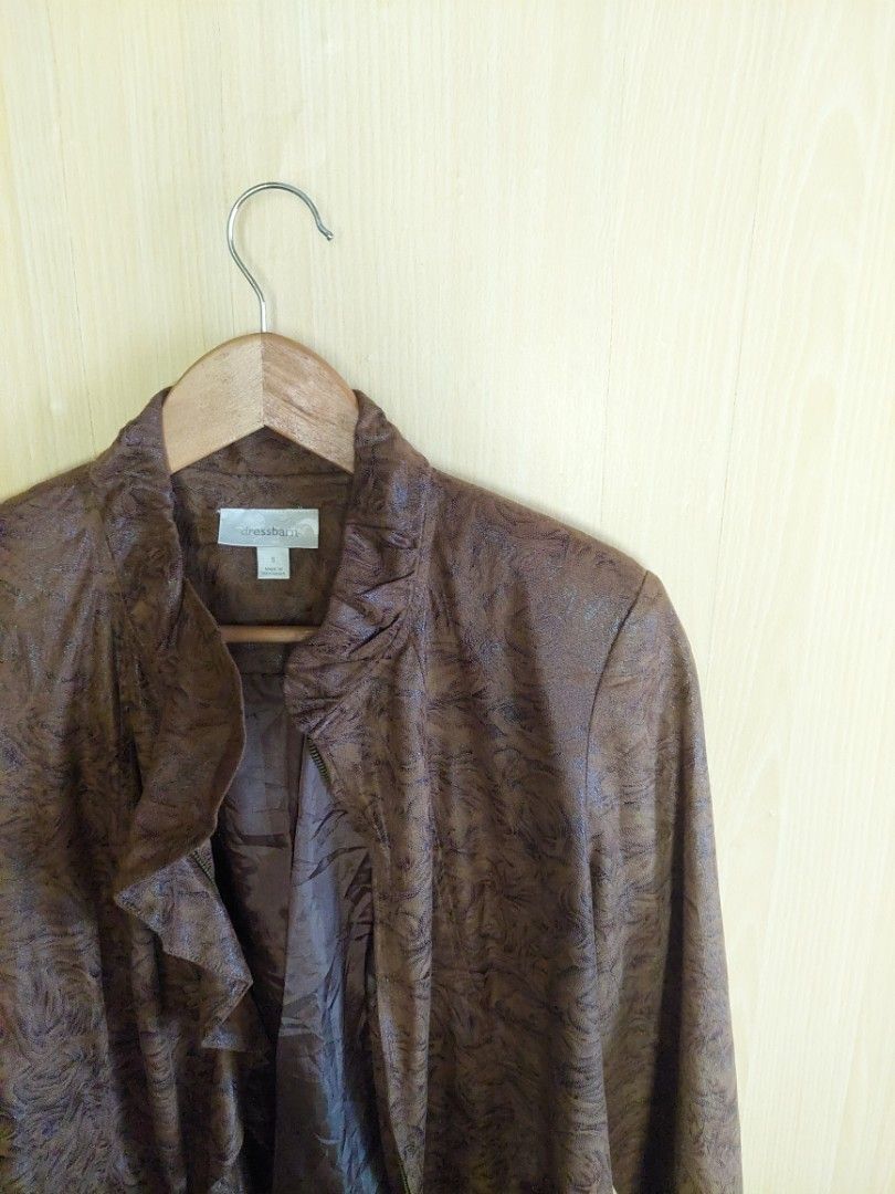 Brown Light Leather Jacket Blazer (Category: Coats, Jackets and Outerwear) located in Bacoor. Submitted by stingray13 (Listing ID 1459607175, Image 1). Description: Item posted is pre-loved. Kindly manage your expectations. Pre-loved Brown Light Leather Jacket Blazer Size : Small (Fite Petite Medium) Php 690.00 For inquiries, kindly pm me. Thank you..