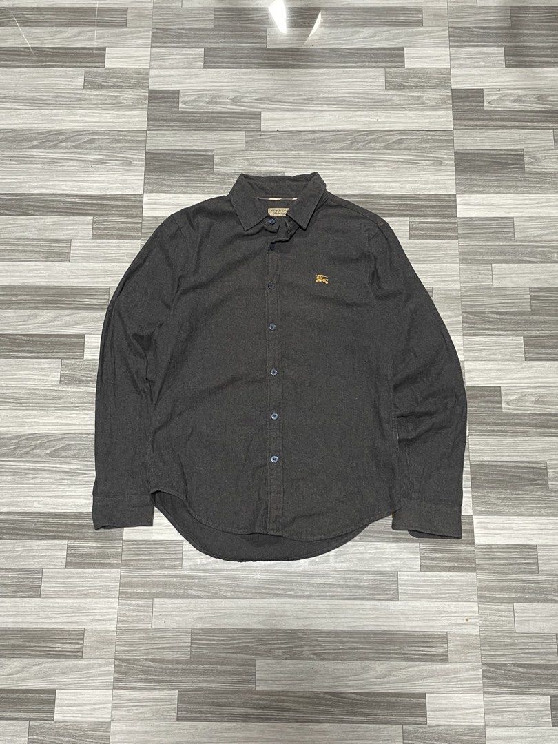 Burberry Polo (Category: Activewear) located in Caloocan City. Submitted by thriftkidd2024 (Listing ID 1459650764, Image 1). Description: [ Burberry Polo Longsleeve Bottom Down ] width: 18 length: 26 In excellent condition 9/10 color rate no issue 680php Free shipping within Nationwide 🇵🇭 Plus Shipping fee in International 🌎 Taguig city, Metro Manila, PH 📍 DM TO PURCHASE 📥📥📥.