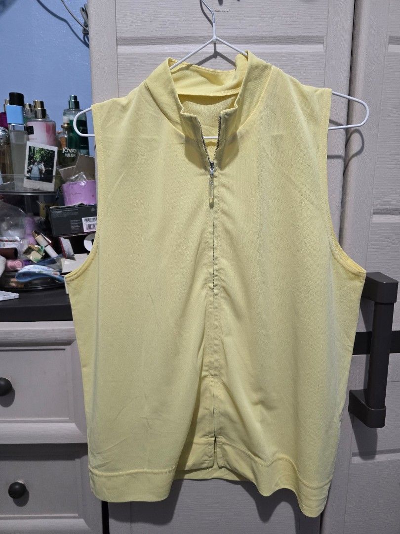 Butter Yellow Zip Up Top (Category: Others Tops) located in Quezon City. Submitted by dinesaur (Listing ID 1459601608, Image 1). Description: .