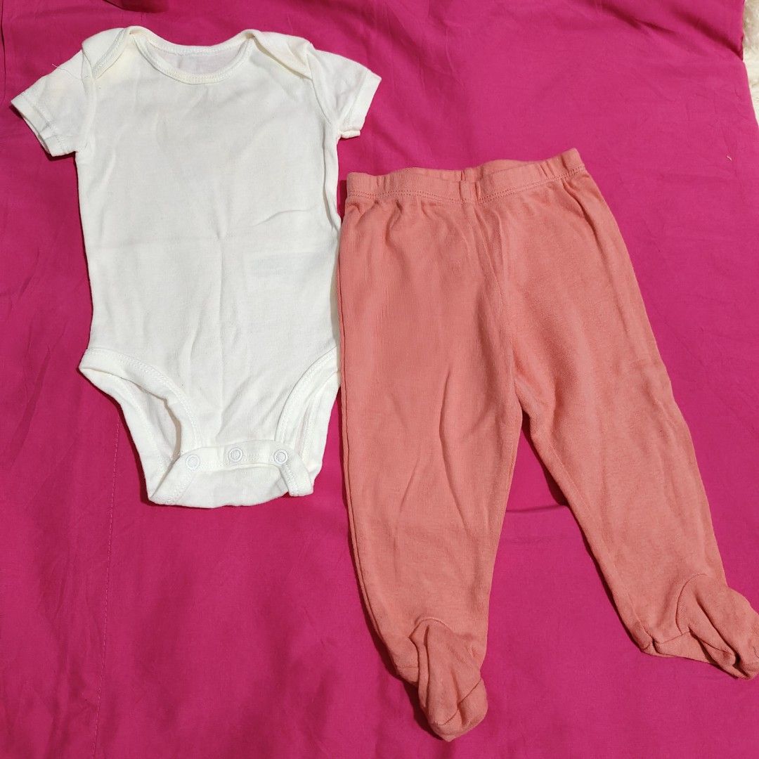 Carter's baby girl set (Category: Babies & Kids Fashion) located in Bacoor. Submitted by sayd17 (Listing ID 1459657084, Image 2). Description: .